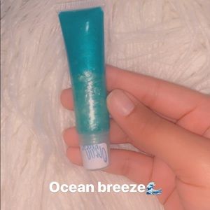 Ocean breeze🌊  lip gloss 🔥